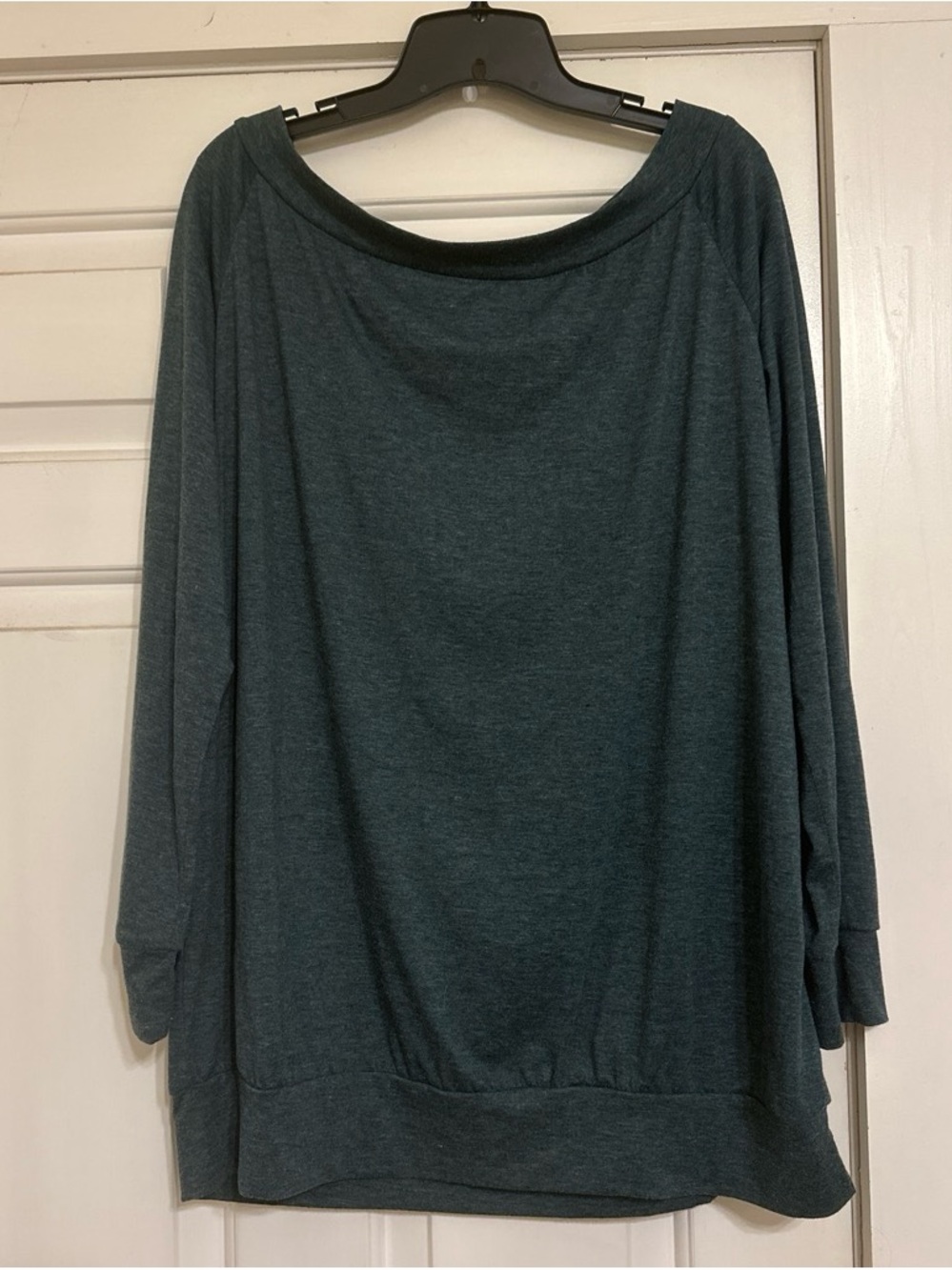 Off-the-Shoulder Lightweight Boatneck Sweater in Teal